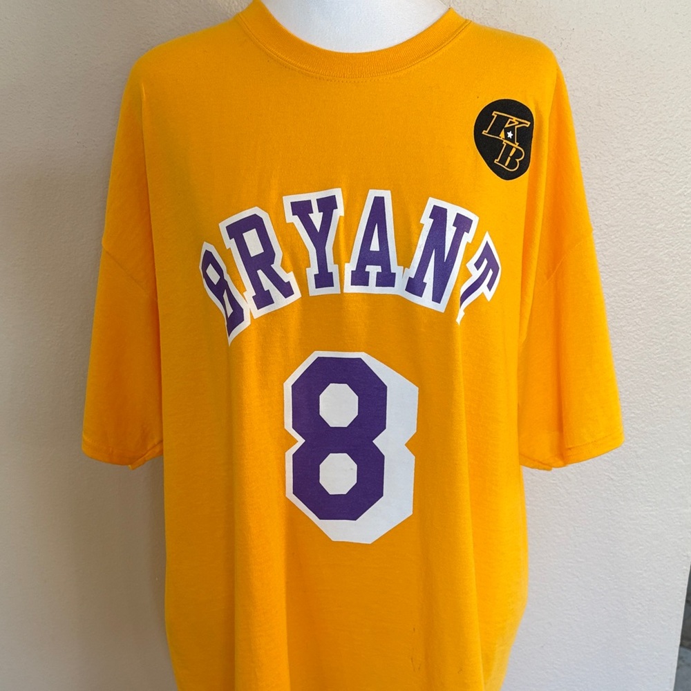 Kobe Bryant Collector tribute shirt
